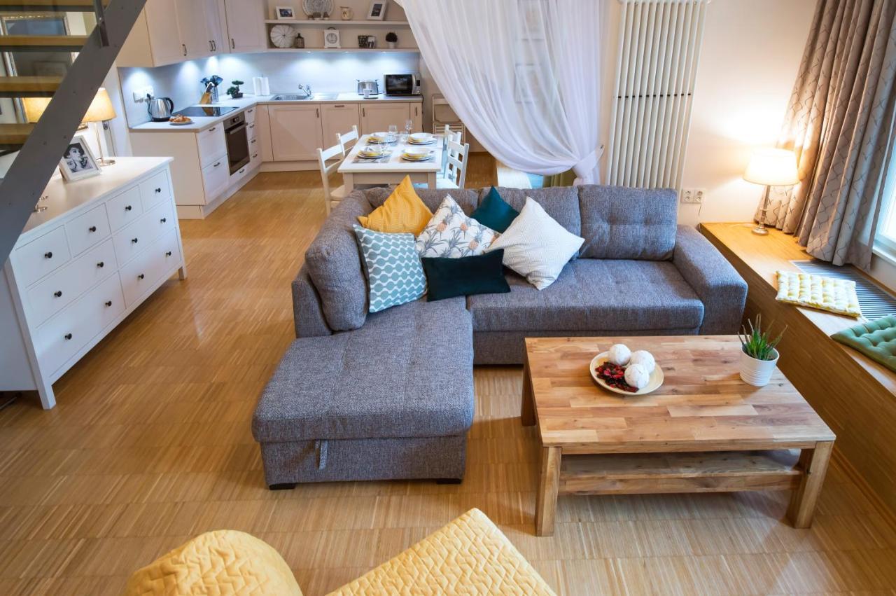 Modern Apartment Charvatova, Prague